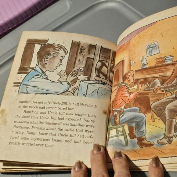 Hop Along Cassidy Little Golden Book & Western Mystery Horse Ramp Walker L👀K - Picture 9 of 14